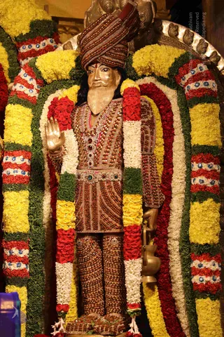 2018-12Dec-31-nithyananda-diary_bengaluru-aadheenam_uttamotama-seva_7T7A0806_CMP_WM