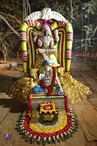 2018-12Dec-31-nithyananda-diary_bengaluru-aadheenam_uttamotama-seva_7T7A0815_CMP_WM