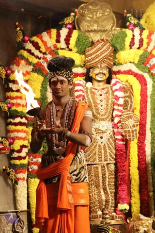 2018-12Dec-31-nithyananda-diary_bengaluru-aadheenam_uttamotama-seva_7T7A0895_CMP_WM