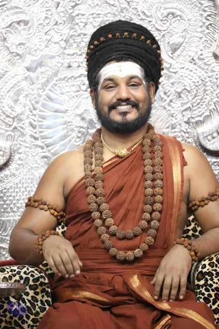 01-EVENING-SATSANG_Photo_1001_7T7A0201_CMP_WM