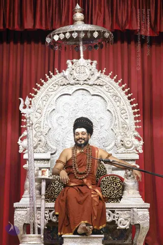 01-EVENING-SATSANG_Photo_1019_7T7A0274_CMP_WM