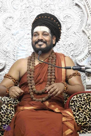 01-EVENING-SATSANG_Photo_1027_7T7A0363_CMP_WM