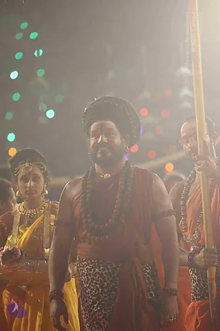 4-Swayumbhu-Linga-Abhisekam_Photo_1004_7T7A9072_CMP_WM