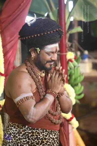 4-Swayumbhu-Linga-Abhisekam_Photo_1016_7T7A9092_CMP_WM