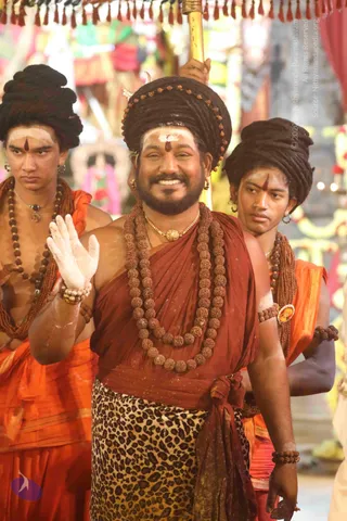 4-Swayumbhu-Linga-Abhisekam_Photo_1130_7T7A9542_CMP_WM