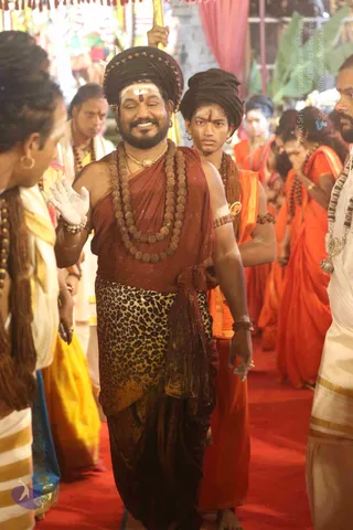 4-Swayumbhu-Linga-Abhisekam_Photo_1132_7T7A9544_CMP_WM