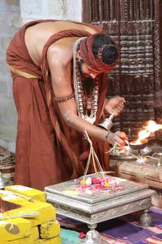 2-Thiruvannamalai-Temple-Visit_Photo_1025_7T7A6642_CMP_WM