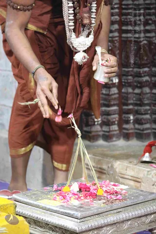 2-Thiruvannamalai-Temple-Visit_Photo_1026_7T7A6646_CMP_WM