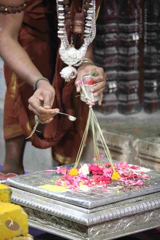 2-Thiruvannamalai-Temple-Visit_Photo_1029_7T7A6651_CMP_WM