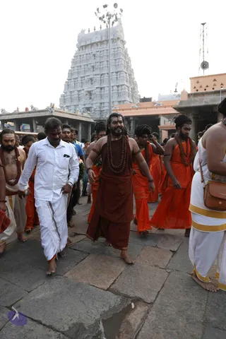 3-Shiva-Deeksha-Kalpataru_Photo_1070_7T9A0753_CMP_WM