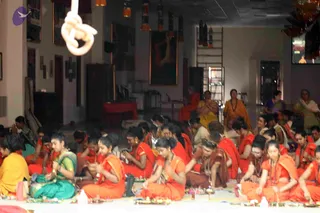 1-Pada –Puja-Satsang_Photo_1013_7T9A0149_CMP_WM