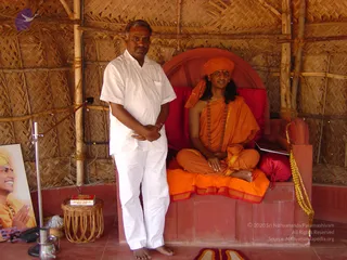 HEALING-AND-MEETING-WITH-DEVOTEES
