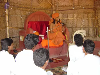 HEALING-AND-MEETING-WITH-DEVOTEES